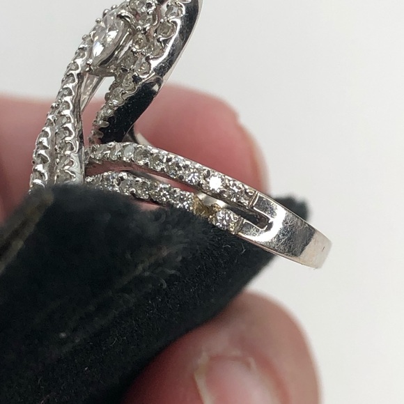 18KT WG natural D Diamond 2.5 CT Cocktail Ring - Picture 13 of 13